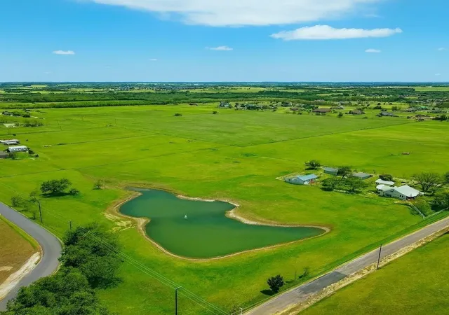 Photo 4 of House for sale at 2196 Bledsoe Rd, Gunter, TX 75058 | MLS# 21386281 | Listing updated on 2026-09-28