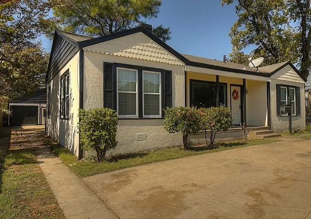 Photo 1 of Single family home for sale at 1705 N Riverside Dr, Fort Worth, TX 76111 | MLS# 21397208 | Listing updated on 2026-09-29