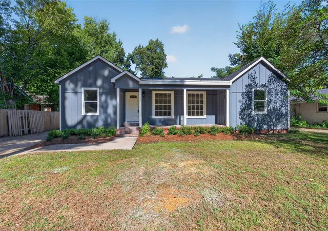 Photo 1 of Single family home for sale at 172 Fremont St, Shreveport, LA 71105 | MLS# 21397241 | Listing updated on 2026-10-07