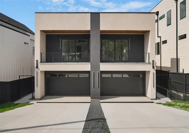 Photo 1 of Single family home for sale at 1825 Pollard St, Dallas, TX 75208 | MLS# 21397298 | Listing updated on 2026-10-08