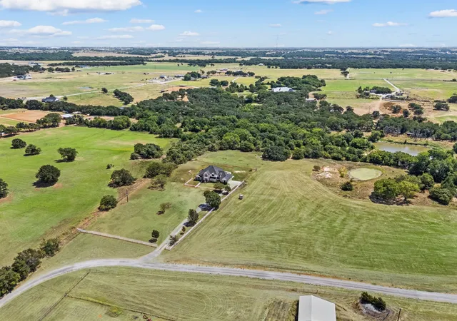 Photo 2 of Single family home for sale at 141 Blue Sky Dr, Decatur, TX 76234 | MLS# 21397331 | Listing updated on 2026-10-10