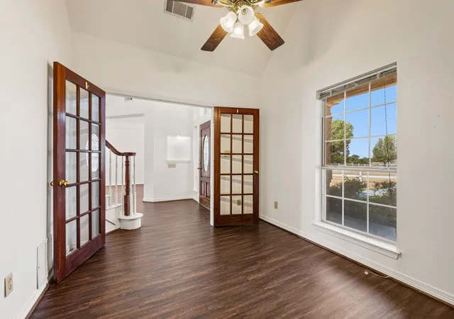 Photo 3 of Single family home for sale at 141 Blue Sky Dr, Decatur, TX 76234 | MLS# 21397331 | Listing updated on 2026-10-10