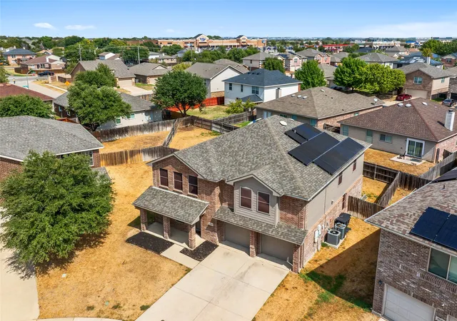 Photo 2 of Single family home for sale at 8640 Shallow Crk Dr, Fort Worth, TX 76179 | MLS# 21389559 | Listing updated on 2026-09-28