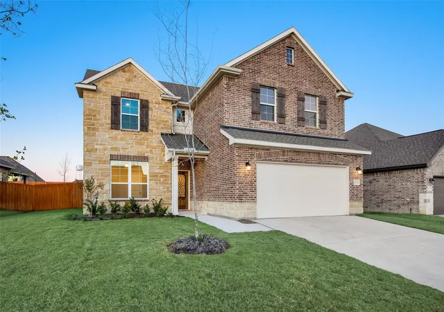 Photo 3 of Single family home for sale at 1533 Sidewinder Trl, Weatherford, TX 76087 | MLS# 21396766 | Listing updated on 2026-09-28