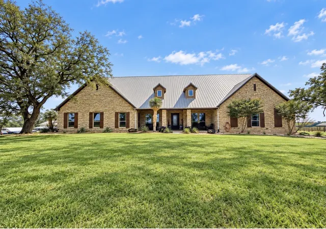 Photo 3 of Mansion for sale at 211 Silverado Dr, Weatherford, TX 76087 | MLS# 21394314 | Listing updated on 2026-10-03