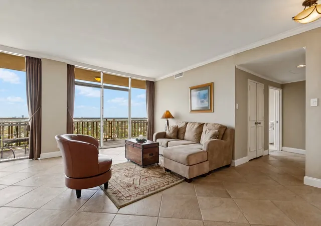 Photo 3 of Condo for sale at 6211 W Northwest Hwy #2702, Dallas, TX 75225 | MLS# 21392310 | Listing updated on 2026-09-28