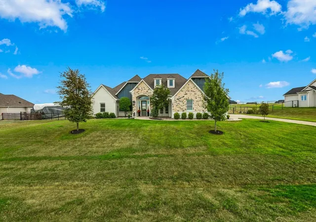 Photo 1 of Single family home for sale at 468 Red Bird Dr, Springtown, TX 76082 | MLS# 21384678 | Listing updated on 2026-10-03