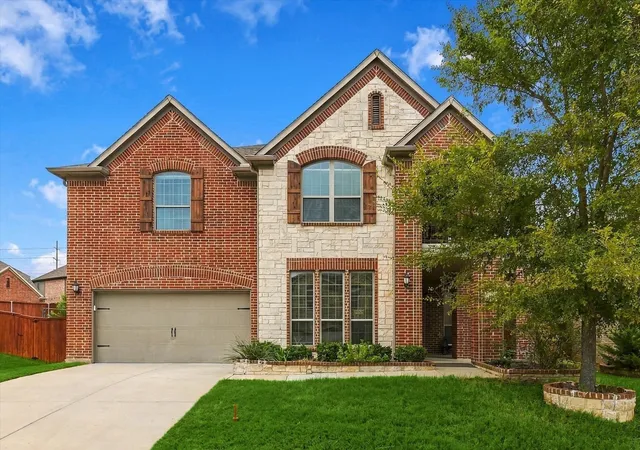 Photo 1 of Single family home for sale at 901 Hartford Ct, Roanoke, TX 76262 | MLS# 21385687 | Listing updated on 2026-10-05