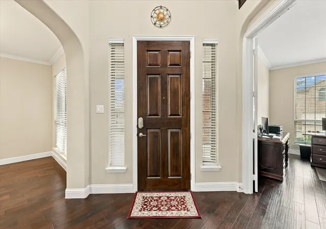Photo 3 of Single family home for sale at 901 Hartford Ct, Roanoke, TX 76262 | MLS# 21385687 | Listing updated on 2026-10-05