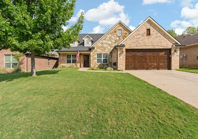 Photo 1 of Single family home for sale at 3137 Shoreline Dr, Burleson, TX 76028 | MLS# 21375596 | Listing updated on 2026-09-29