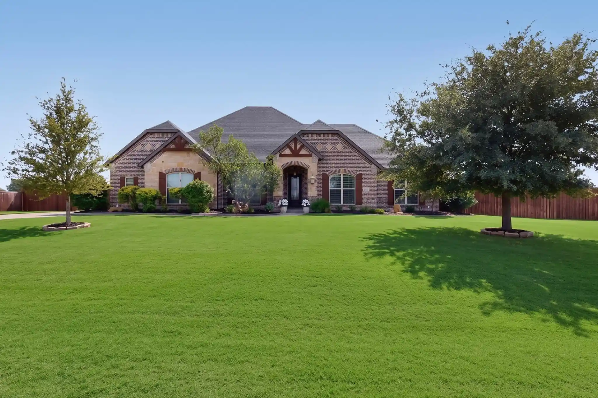 Photo 1 of Single family home for sale at 5020 Lindy Ct, Midlothian, TX 76065 | MLS# 21394019 | Listing updated on 2026-10-28