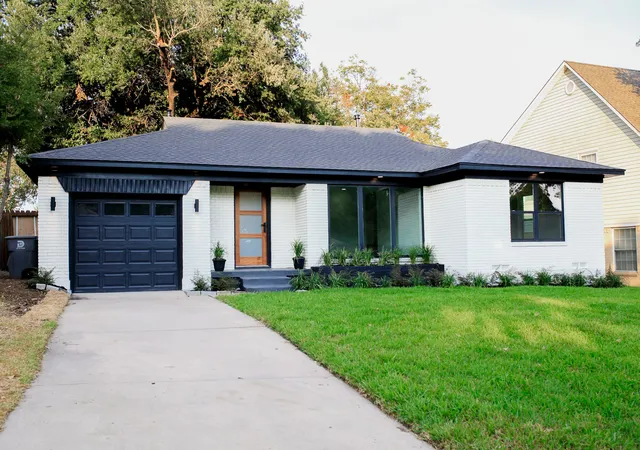 Photo 2 of Single family home for sale at 816 Kirkwood Dr, Dallas, TX 75218 | MLS# 21397482 | Listing updated on 2026-10-02