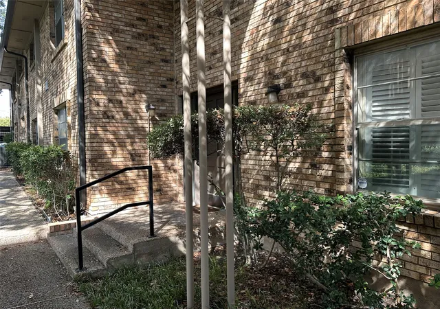 Photo 2 of Condo for sale at 7939 Royal Ln #225, Dallas, TX 75230 | MLS# 21396483 | Listing updated on 2026-09-28