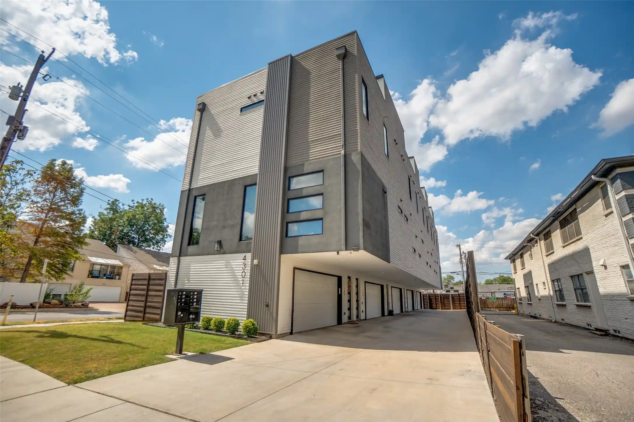 Photo 1 of Townhouse for sale at 4301 Bowser Ave #104, Dallas, TX 75219 | MLS# 21397538 | Listing updated on 2026-10-17