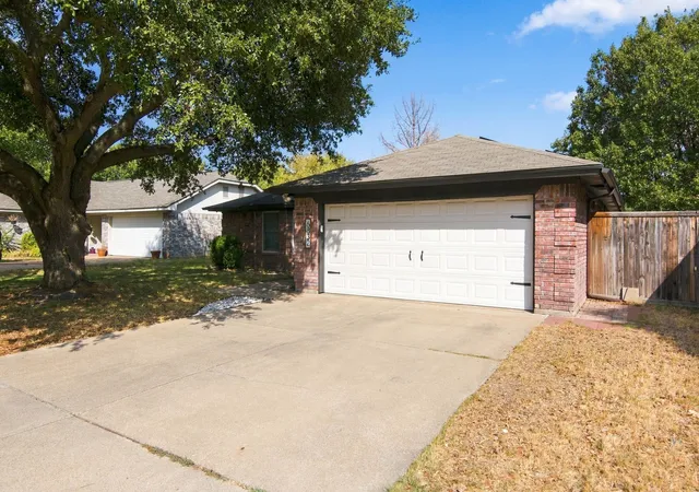 Photo 2 of Single family home for sale at 6832 Lyndale Dr, Watauga, TX 76148 | MLS# 21397541 | Listing updated on 2026-10-10