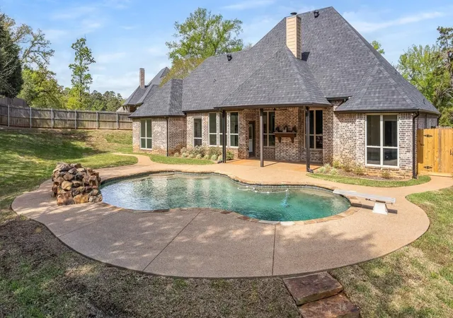Photo 2 of Single family home for sale at 333 Hines Xing, Bullard, TX 75757 | MLS# 21392074 | Listing updated on 2026-09-28