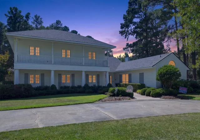 Photo 1 of Single family home for sale at 10110 Stonehedge Dr, Shreveport, LA 71106 | MLS# 21396178 | Listing updated on 2026-10-05
