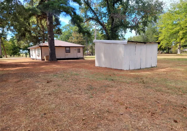 Photo 3 of Single family home for sale at 135 Us Hwy 82 Business, Avery, TX 75554 | MLS# 21397600 | Listing updated on 2026-09-28