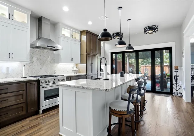 Photo 1 of Sale Pending at 905 Mary Dr, Hurst, TX 76053 | MLS# 21393170 | Listing updated on 2026-10-05