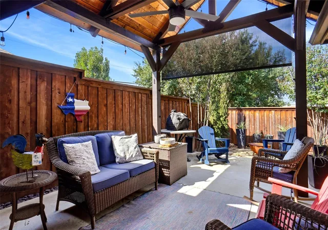 Photo 2 of Sale Pending at 905 Mary Dr, Hurst, TX 76053 | MLS# 21393170 | Listing updated on 2026-10-05