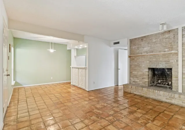 Listing Photo 1 - Condo for sale in building located at 5924 Birchbrook Dr, Dallas, TX 75206 - Unit #203