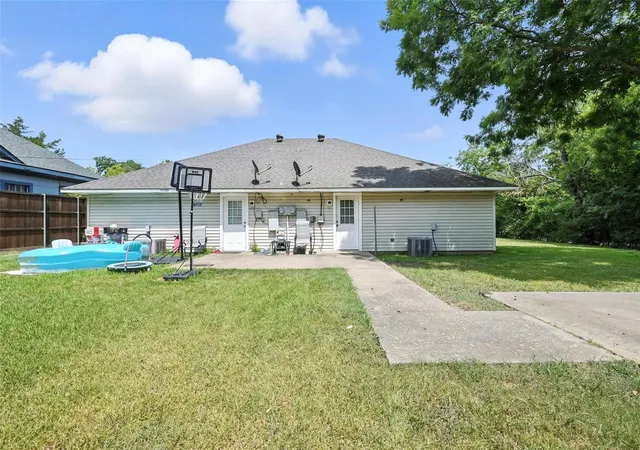 Photo 2 of Multi family home for sale at 1328 S Travis St #1326, Sherman, TX 75090 | MLS# 21397661 | Listing updated on 2026-09-28