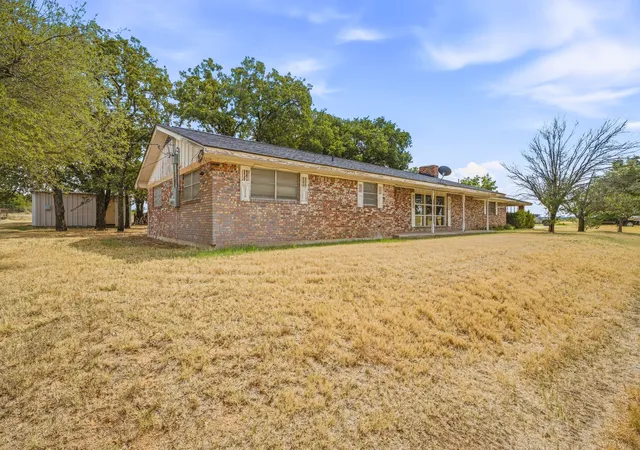 Photo 3 of House for sale at 12592 N US Hwy 377, Stephenville, TX 76401 | MLS# 21397460 | Listing updated on 2026-09-28