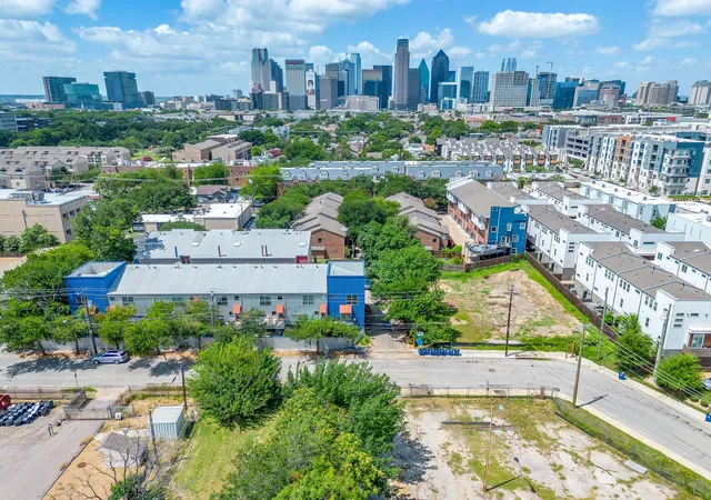 Photo 2 of Townhouse for sale at 1429 Caddo St #G, Dallas, TX 75204 | MLS# 21397087 | Listing updated on 2026-09-28
