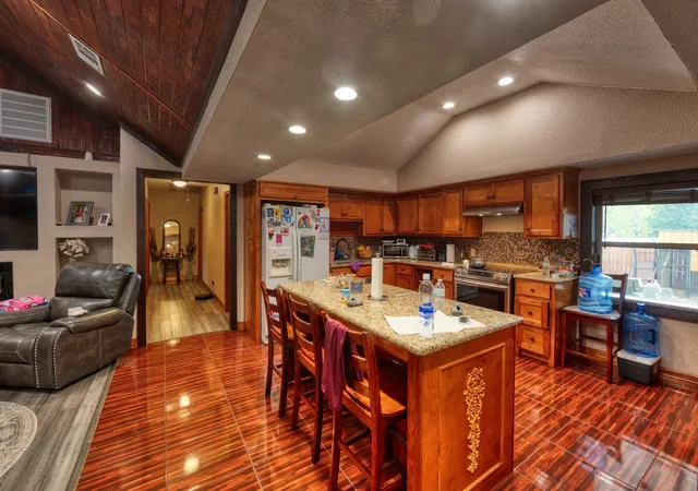 Photo 2 of Single family home for sale at 411 S Prairie St, Pilot Point, TX 76258 | MLS# 21397674 | Listing updated on 2026-09-28