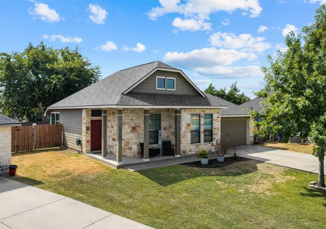 Photo 2 of Single family home for sale at 10313 Condor Loop, Waco, TX 76708 | MLS# 21359624 | Listing updated on 2026-10-06