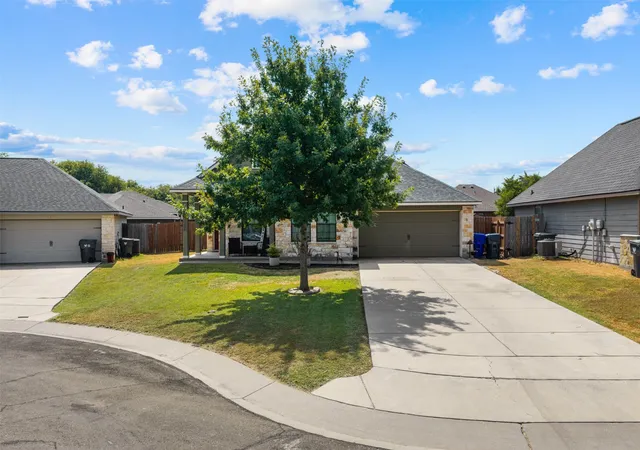 Photo 3 of Single family home for sale at 10313 Condor Loop, Waco, TX 76708 | MLS# 21359624 | Listing updated on 2026-10-06