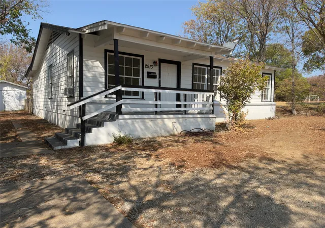 Photo 1 of Single family home for sale at 2913 Ave A, Fort Worth, TX 76105 | MLS# 21397729 | Listing updated on 2026-09-28