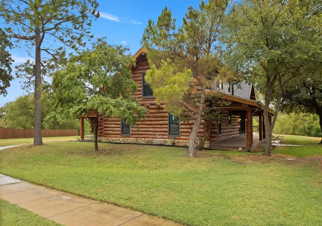 Photo 2 of Single family home for sale at 313 Pimlico Dr, Hickory Creek, TX 75065 | MLS# 21397745 | Listing updated on 2026-10-03
