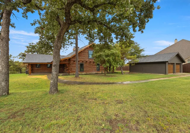 Photo 3 of Single family home for sale at 313 Pimlico Dr, Hickory Creek, TX 75065 | MLS# 21397745 | Listing updated on 2026-10-03