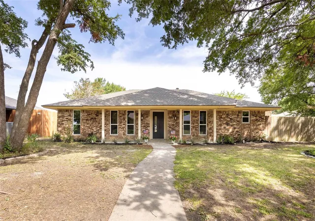 Single family home for sale at 2705 Chadwick Dr, Plano, TX 75075 | MLS# 21397767