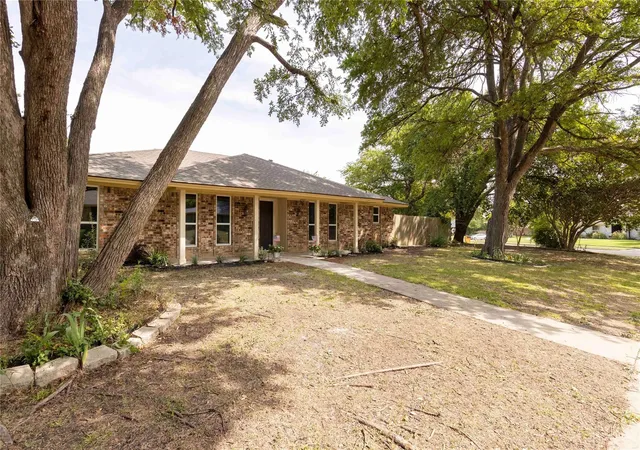 Photo 2 of Single family home for sale at 2705 Chadwick Dr, Plano, TX 75075 | MLS# 21397767 | Listing updated on 2026-10-29