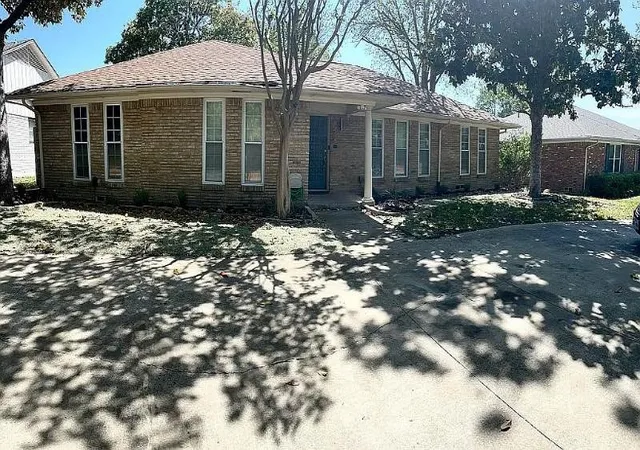 Photo 1 of Single family home for sale at 9406 Hunters Crk Dr, Dallas, TX 75243 | MLS# 21397274 | Listing updated on 2026-10-06