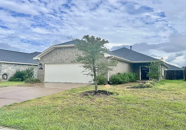 Single family home for sale at 31610 Brown Fern Dr, Fulshear, TX 77441 | MLS# 21397817 | Listing updated on 2026-09-29