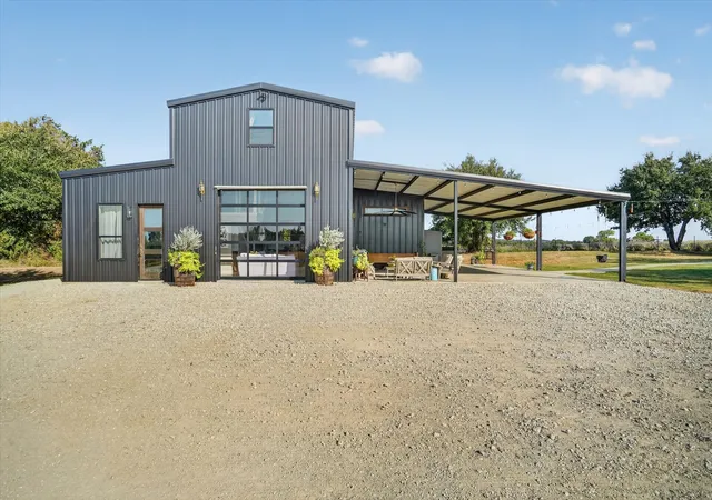 Photo 1 of Single family home for sale at 9011 Mcarthur Ct, Tolar, TX 76476 | MLS# 21392009 | Listing updated on 2026-09-29