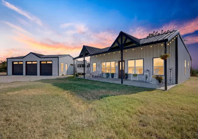 Photo 2 of Single family home for sale at 9011 Mcarthur Ct, Tolar, TX 76476 | MLS# 21392009 | Listing updated on 2026-09-29