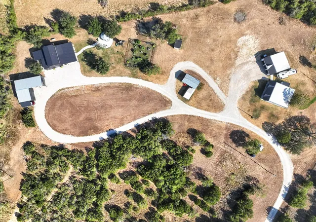 Photo 4 of Single family home for sale at 9011 Mcarthur Ct, Tolar, TX 76476 | MLS# 21392009 | Listing updated on 2026-09-29