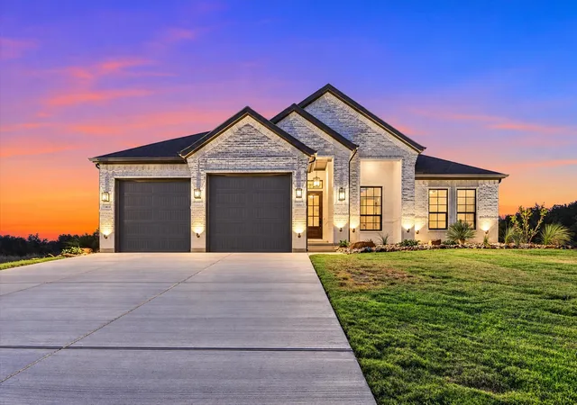 Photo 2 of Single family home for sale at 60 Heritage Dr, Possum Kingdom Lake, TX 76449 | MLS# 21389601 | Listing updated on 2026-09-29