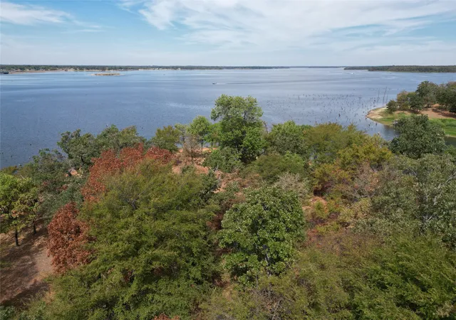Photo 3 of Single family home for sale at 927 Indian Gap, Quitman, TX 75783 | MLS# 21397794 | Listing updated on 2026-10-11