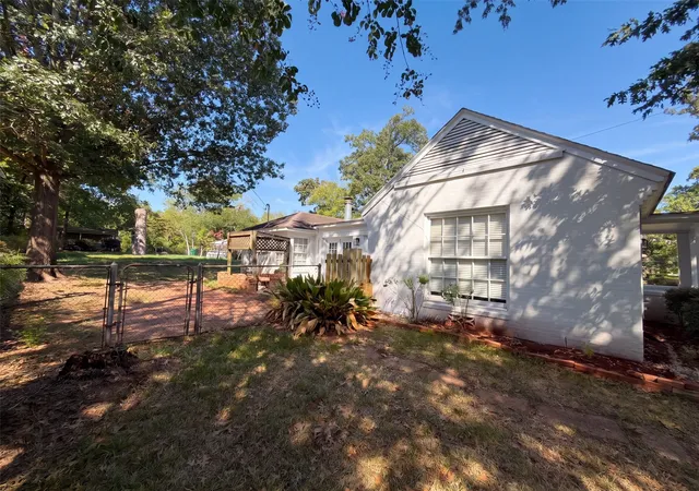 Photo 30 of Single family home for sale at 1113 S Sylvan Ave, Palestine, TX 75801 | MLS# 21397873 | Listing updated on 2026-09-29