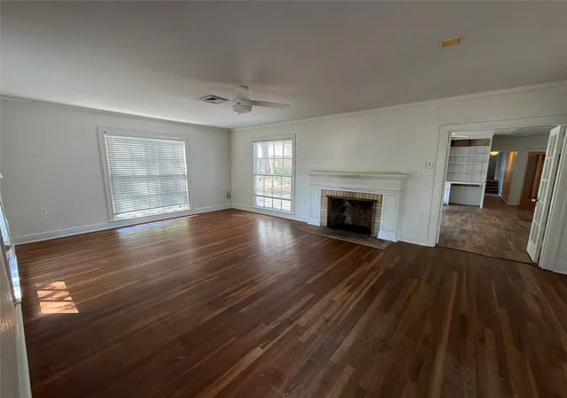 Photo 3 of Single family home for sale at 1113 S Sylvan Ave, Palestine, TX 75801 | MLS# 21397873 | Listing updated on 2026-09-29
