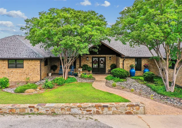 Photo 2 of Single family home for sale at 4517 Old Sherman Rd, Whitesboro, TX 76273 | MLS# 21397958 | Listing updated on 2026-09-29