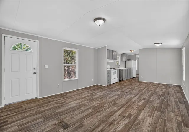 Photo 1 of Single family home for sale at 5907 Arkansas Trl, Granbury, TX 76048 | MLS# 21397723 | Listing updated on 2026-09-29