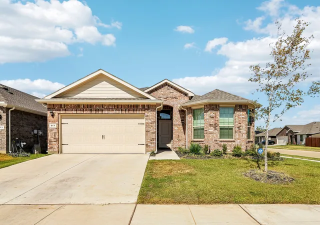 Photo 2 of Single family home for sale at 617 Amber Flds Dr, Krum, TX 76259 | MLS# 21389579 | Listing updated on 2026-10-05