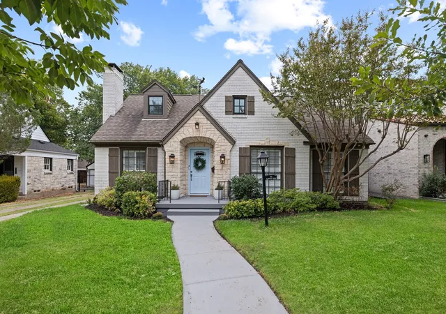 Photo 1 of Single family home for sale at 6018 Ellsworth Ave, Dallas, TX 75206 | MLS# 21397931 | Listing updated on 2026-10-10