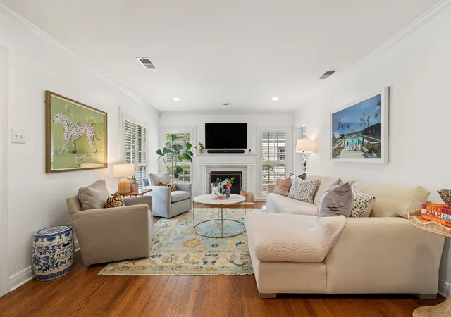 Photo 3 of Single family home for sale at 6018 Ellsworth Ave, Dallas, TX 75206 | MLS# 21397931 | Listing updated on 2026-10-10